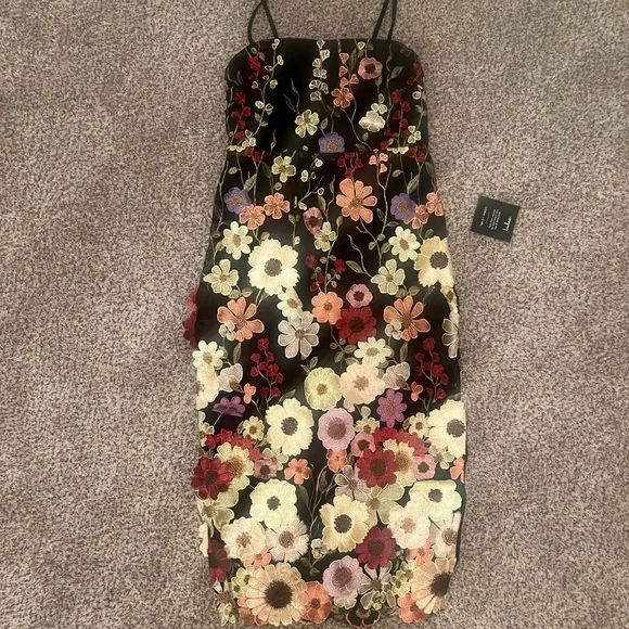 Lulus floral dress. Never worn! Strappy black floral dress - Picture 6 of 6
